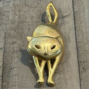 Vintage Gold Cat Pin Brooch Simple Design Fashion Fun
